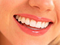 Имплантация зубов позволяет чувствовать себя уверенно
